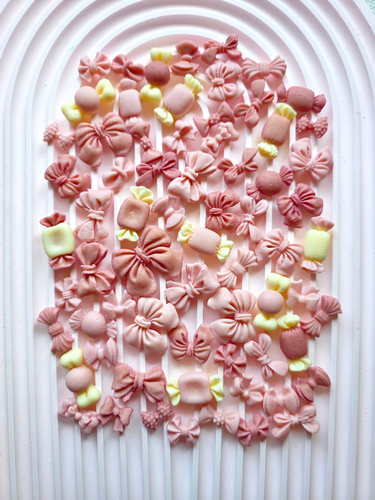BON BON & BOWS